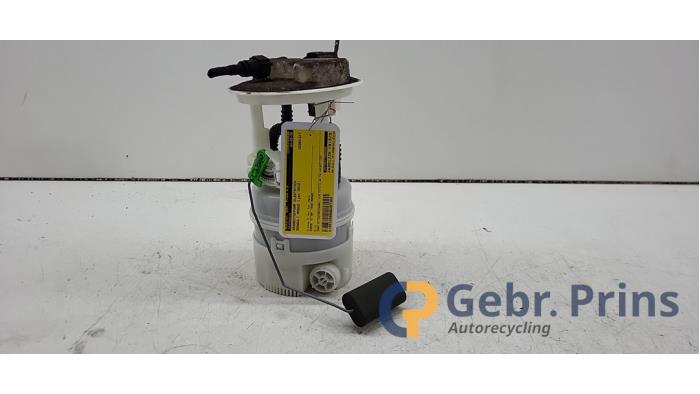 Gebruikte Tank element Pomp Renault Modus/Grand Modus (JP) 1.6 16V Prijs € 40,00 Margeregeling aangeboden door Autorec. Gebr. Prins b.v.