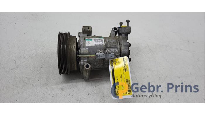 Gebruikte Pomp Airco Renault Modus/Grand Modus (JP) 1.6 16V Prijs € 60,00 Margeregeling aangeboden door Autorec. Gebr. Prins b.v.