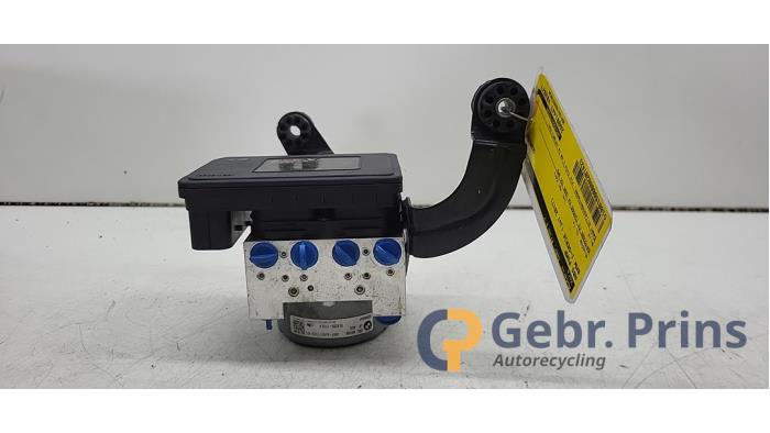 Gebruikte ABS Pomp BMW 1 serie (F20) 118d 2.0 16V Prijs € 125,00 Margeregeling aangeboden door Autorec. Gebr. Prins b.v.