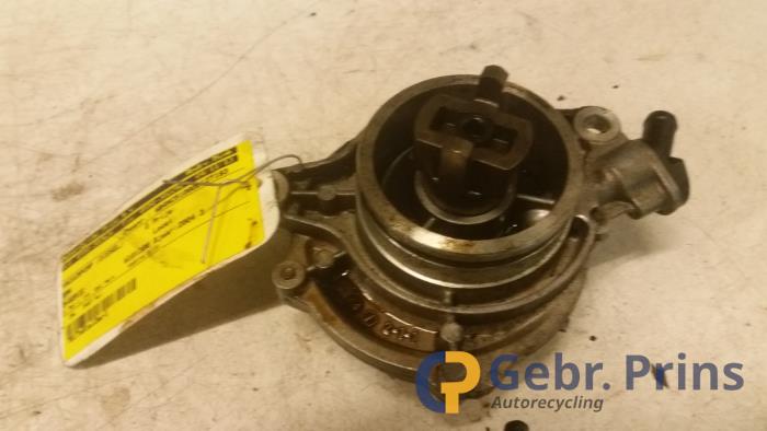 Vacuumpomp (Diesel) van een BMW 5 serie (E60) 525d 24V 2004
