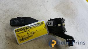 Gebruikte Pinker Schakelaar Volkswagen Golf V (1K1) 1.6 FSI 16V Prijs € 20,00 Margeregeling aangeboden door Autorec. Gebr. Prins b.v.