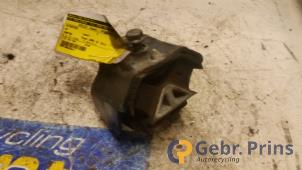 Gebruikte Motorsteun Volkswagen Crafter 2.5 TDI 30/32/35/46/50 Prijs € 25,00 Margeregeling aangeboden door Autorec. Gebr. Prins b.v.