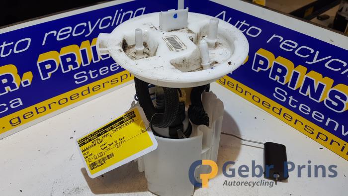 Gebruikte Tank element Pomp Volvo V40 (MV) 2.0 D4 16V Prijs € 50,00 Margeregeling aangeboden door Autorec. Gebr. Prins b.v.