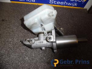 Gebruikte Hoofdremcilinder Mercedes E Combi (S211) 2.2 E-220 CDI 16V Prijs € 30,00 Margeregeling aangeboden door Autorec. Gebr. Prins b.v.