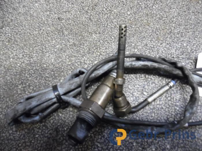 Lambda Sonde van een Volkswagen Transporter T5 2.0 TDI DRF 2012