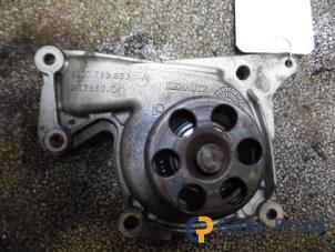 Gebruikte Waterpomp Renault Megane III Grandtour (KZ) 1.5 dCi 110 Prijs € 20,00 Margeregeling aangeboden door Autorec. Gebr. Prins b.v.
