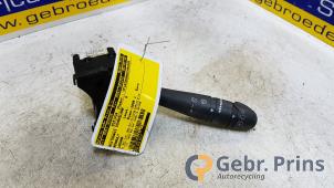 Gebruikte Ruitenwis Schakelaar Renault Laguna II Grandtour (KG) 1.9 dCi 120 Prijs € 10,00 Margeregeling aangeboden door Autorec. Gebr. Prins b.v.