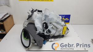 Gebruikte Kachelhuis Peugeot 2008 (CU) 1.2 Vti 12V PureTech 82 Prijs € 75,00 Margeregeling aangeboden door Autorec. Gebr. Prins b.v.