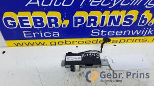 Gebruikte Antenne Versterker Opel Astra J Sports Tourer (PD8/PE8/PF8) 1.7 CDTi 16V Prijs € 25,00 Margeregeling aangeboden door Autorec. Gebr. Prins b.v.