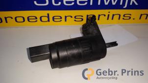 Gebruikte Ruitensproeierpomp voor Audi A3 Sportback (8VA/8VF) 1.6 TDI 16V Prijs € 15,00 Margeregeling aangeboden door Autorec. Gebr. Prins b.v.