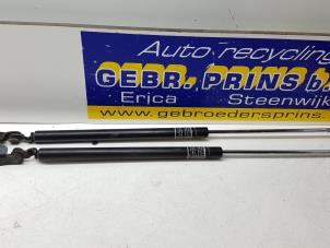 Gebruikte Set Gasdempers Achterklep Subaru Legacy Touring Wagon (BP) Prijs € 30,00 Margeregeling aangeboden door Autorec. Gebr. Prins b.v.