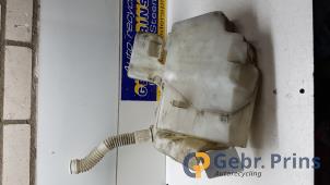 Gebruikte Ruitensproeiertank voor Ford Galaxy (WA6) 2.0 TDCi 16V 140 Prijs € 20,00 Margeregeling aangeboden door Autorec. Gebr. Prins b.v.