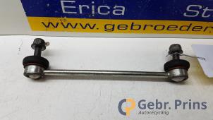 Gebruikte Reactiestang rechts-voor Renault Twingo III (AH) 1.0 SCe 70 12V Prijs € 15,00 Margeregeling aangeboden door Autorec. Gebr. Prins b.v.