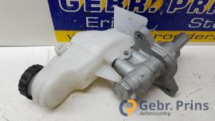 Gebruikte Hoofdremcilinder Peugeot 108 1.0 12V Prijs € 25,00 Margeregeling aangeboden door Autorec. Gebr. Prins b.v.