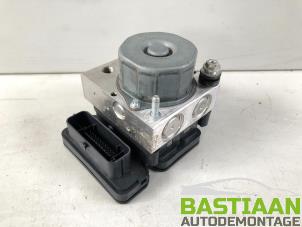Gebruikte ABS Pomp Renault Clio IV (5R) 1.5 Energy dCi 90 FAP Prijs € 115,00 Margeregeling aangeboden door Bastiaan Autodemontage