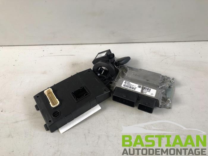 Gebruikte Computer Motormanagement Dacia Sandero I (BS) 1.6 BiFuel Prijs € 150,00 Margeregeling aangeboden door Bastiaan Autodemontage