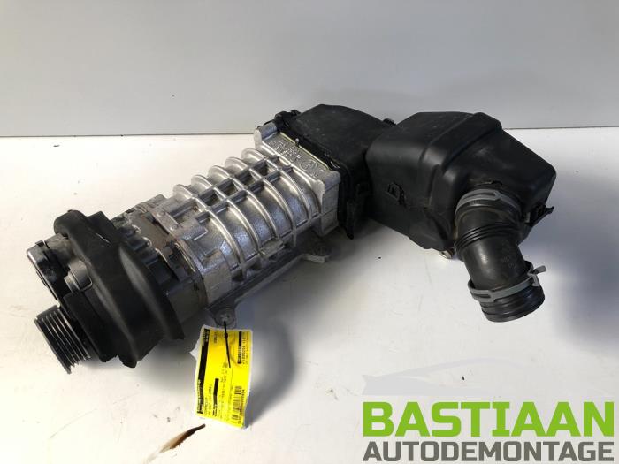 Gebruikte Compressor Volkswagen Golf V (1K1) 1.6 Prijs € 142,00 Margeregeling aangeboden door Bastiaan Autodemontage