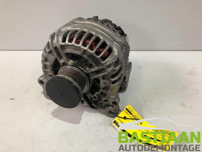 Gebruikte Dynamo Volkswagen Golf V (1K1) 1.6 Prijs € 60,00 Margeregeling aangeboden door Bastiaan Autodemontage