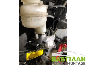 Gebruikte Hoofdremcilinder Renault Twingo II (CN) 1.2 16V Prijs op aanvraag aangeboden door Bastiaan Autodemontage