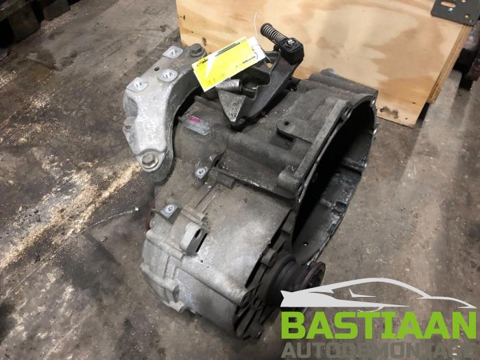 Gebruikte Versnellingsbak Volkswagen Golf V (1K1) 2.0 TDI 16V Prijs € 223,00 Margeregeling aangeboden door Bastiaan Autodemontage