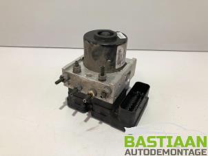 Gebruikte ABS Pomp Renault Twingo II (CN) 1.2 16V Prijs € 30,00 Margeregeling aangeboden door Bastiaan Autodemontage