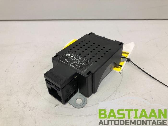 Gebruikte Radio module Volkswagen Golf VI (5K1) 1.2 TSI BlueMotion Prijs € 24,00 Margeregeling aangeboden door Bastiaan Autodemontage