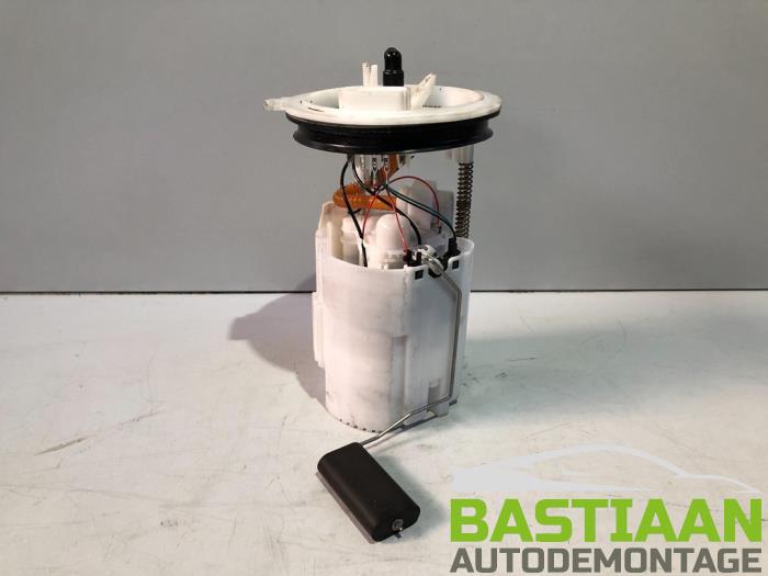 Gebruikte Tank element Pomp Skoda Fabia III (NJ3) 1.0 12V Prijs € 85,00 Margeregeling aangeboden door Bastiaan Autodemontage
