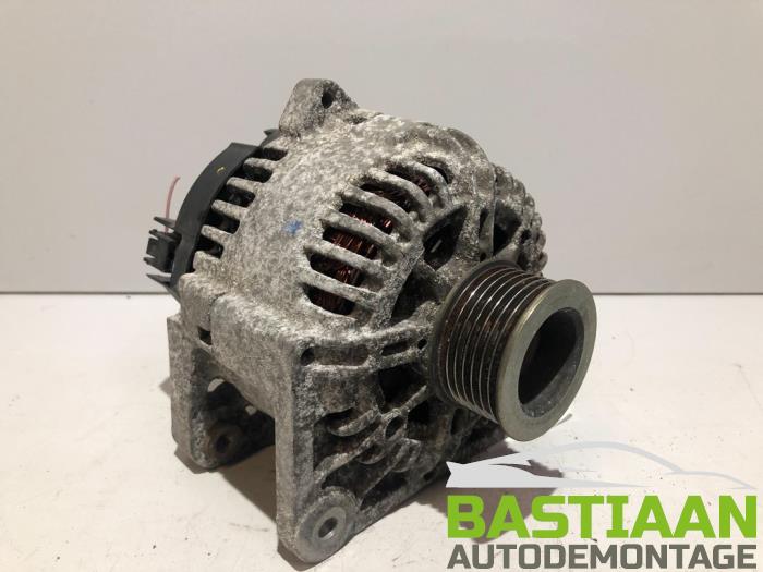 Gebruikte Alternator Renault Clio III (BR/CR) 1.2 16V Quickshift 5 Prijs € 43,00 Margeregeling aangeboden door Bastiaan Autodemontage
