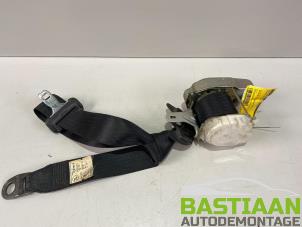 Gebruikte Veiligheidsgordel links-voor Toyota Aygo (B10) 1.4 HDI Prijs € 64,99 Margeregeling aangeboden door Bastiaan Autodemontage