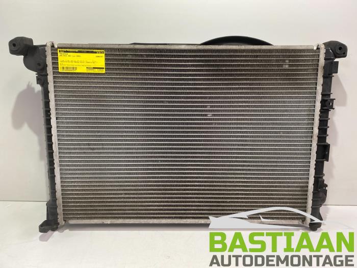 Radiateur van een MINI Mini One/Cooper (R50) 1.6 16V One 2004