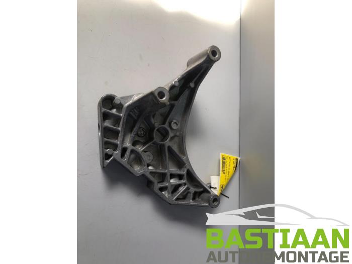 Gebruikte Motorrubber Volkswagen Golf V (1K1) 2.0 TDI 16V Prijs € 19,99 Margeregeling aangeboden door Bastiaan Autodemontage