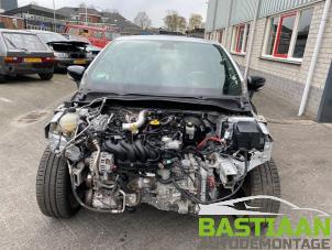 Gebruikte Ruit voor Renault Clio IV (5R) 1.6 Turbo 16V RS 200 EDC Prijs € 149,99 Margeregeling aangeboden door Bastiaan Autodemontage