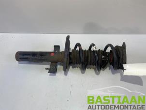 Gebruikte Mac Phersonpoot links-voor Renault Clio IV (5R) 1.6 Turbo 16V RS 200 EDC Prijs € 70,00 Margeregeling aangeboden door Bastiaan Autodemontage