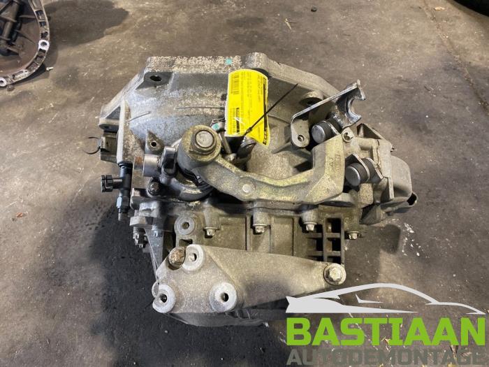 Gebruikte Automaatbak Opel Signum (F48) 2.2 direct 16V Prijs € 237,00 Margeregeling aangeboden door Bastiaan Autodemontage