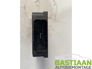 Central electronic module van een Volkswagen Polo V (6R) 1.2 TDI 12V BlueMotion 2012