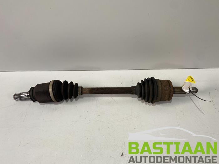 Gebruikte Steekas links-voor Mitsubishi Colt (Z2/Z3) 1.1 12V Prijs € 32,00 Margeregeling aangeboden door Bastiaan Autodemontage