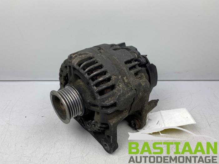 Gebruikte Dynamo Volkswagen Golf V (1K1) 1.6 FSI 16V Prijs € 42,00 Margeregeling aangeboden door Bastiaan Autodemontage