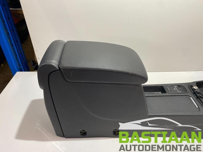 Ford Puma Armleuning op voorraad Ford Puma Armleuning op voorraad