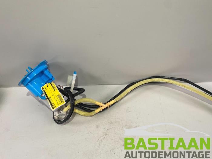 Gebruikte Tank element Pomp Volkswagen Tiguan (5N1/2) 2.0 TSI 16V 4Motion Prijs € 46,00 Margeregeling aangeboden door Bastiaan Autodemontage