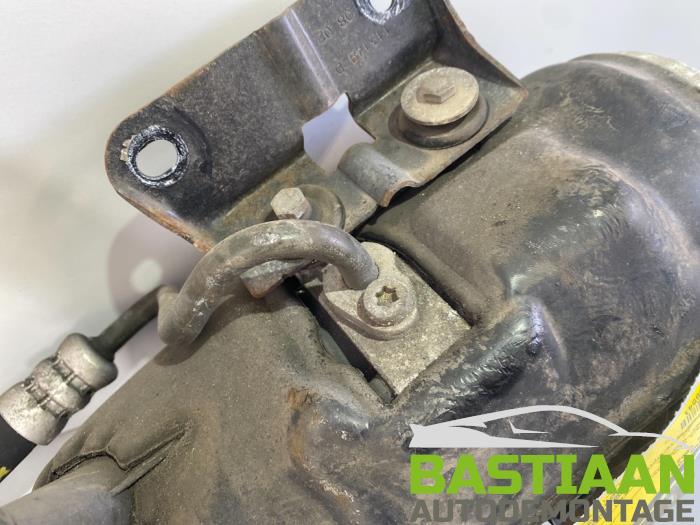 Stuurbekrachtiging Pomp van een Peugeot 307 SW (3H) 2.0 16V 2002