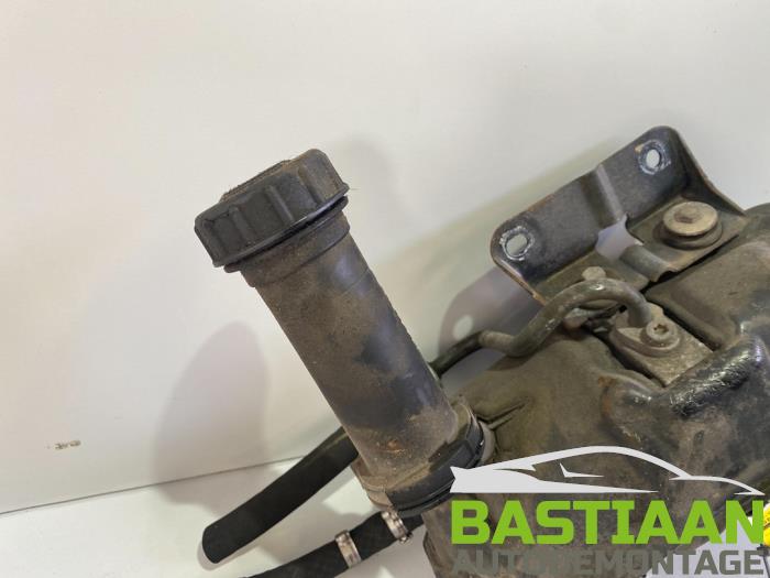 Stuurbekrachtiging Pomp van een Peugeot 307 SW (3H) 2.0 16V 2002