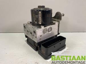 Gebruikte ABS Pomp Volkswagen Transporter/Caravelle T5 2.0 TDI DRF Prijs € 150,00 Margeregeling aangeboden door Bastiaan Autodemontage