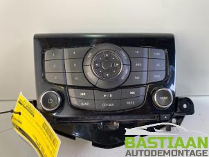 Gebruikte Radiobedienings paneel Chevrolet Cruze (305) 1.7 D Prijs op aanvraag aangeboden door Bastiaan Autodemontage