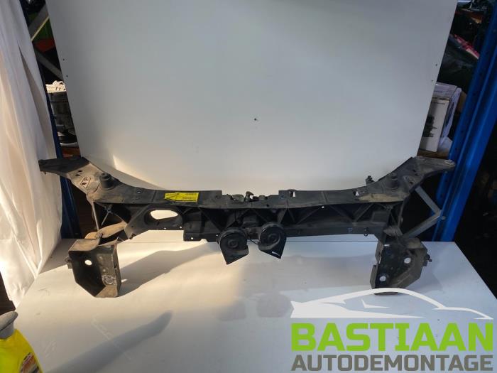 Gebruikte Frontpaneel Renault Clio III (BR/CR) 1.4 16V Prijs € 46,00 Margeregeling aangeboden door Bastiaan Autodemontage