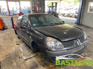 Gebruikte Scherm rechts-voor Renault Clio II (BB/CB) 1.2 16V Prijs € 46,00 Margeregeling aangeboden door Bastiaan Autodemontage