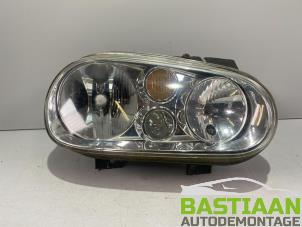 Gebruikte Koplamp rechts Volkswagen Golf IV Variant (1J5) 1.6 Prijs € 37,00 Margeregeling aangeboden door Bastiaan Autodemontage