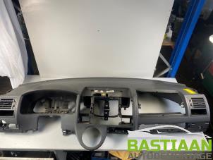 Gebruikte Dashboard Volkswagen Transporter/Caravelle T5 2.5 TDi Prijs € 74,99 Margeregeling aangeboden door Bastiaan Autodemontage