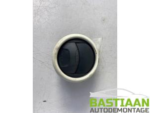 Gebruikte Luchtrooster Dashboard Ford Ka II 1.2 Prijs € 9,99 Margeregeling aangeboden door Bastiaan Autodemontage