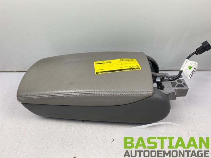 Gebruikte Armleuning Audi A6 Quattro (C6) 3.0 TDI V6 24V Prijs € 49,99 Margeregeling aangeboden door Bastiaan Autodemontage