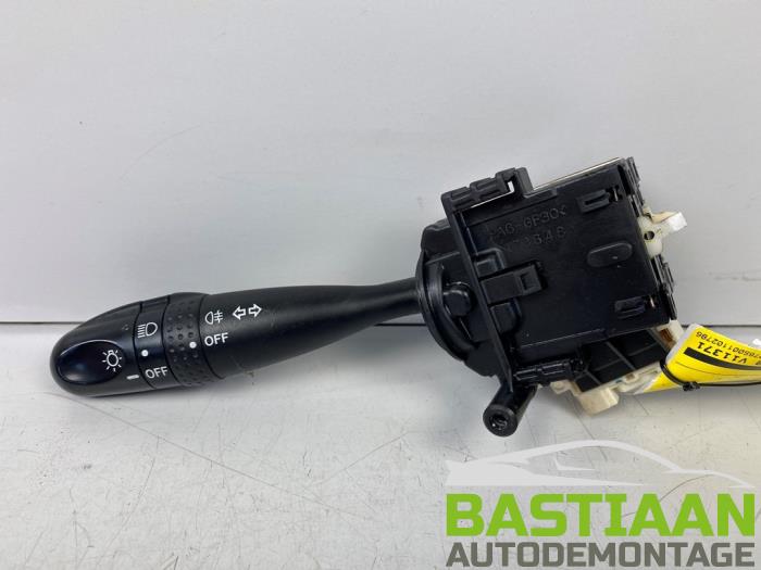 Gebruikte Pinker Schakelaar Daihatsu Cuore (L251/271/276) 1.0 12V DVVT Prijs € 29,99 Margeregeling aangeboden door Bastiaan Autodemontage